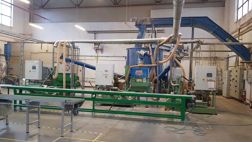 Presa de brichetat RUF RB 440