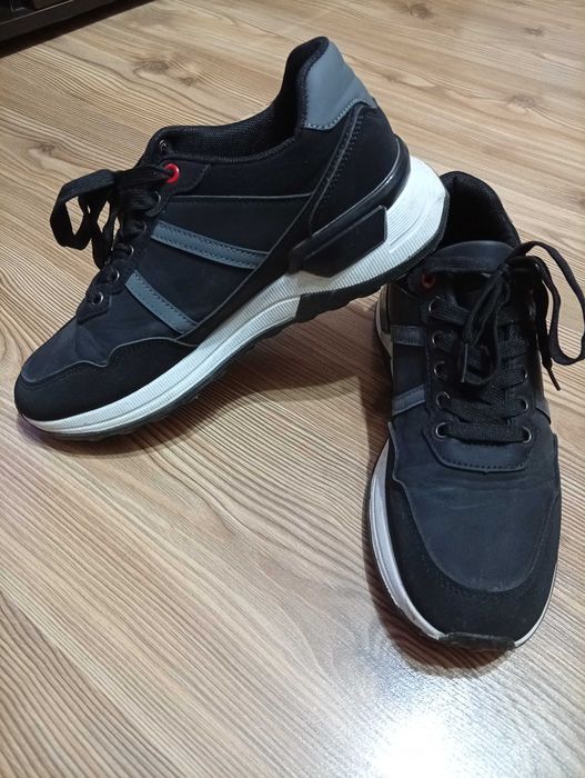 Продавам маратонки