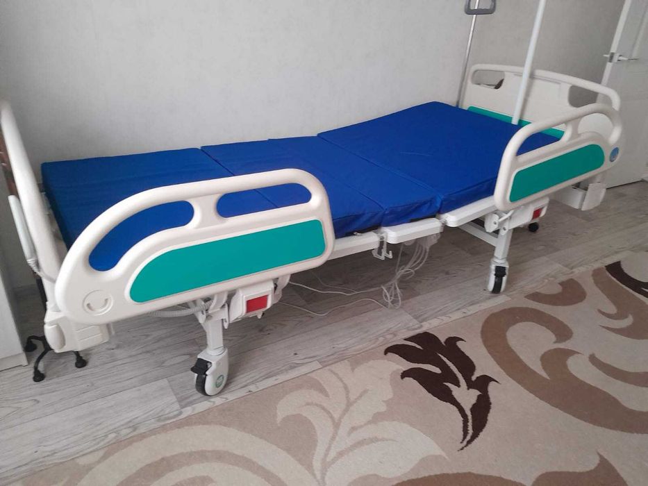 кровать для лежащих больных