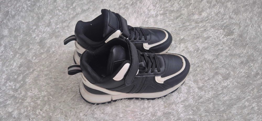 Кожени кецове, 33 номер