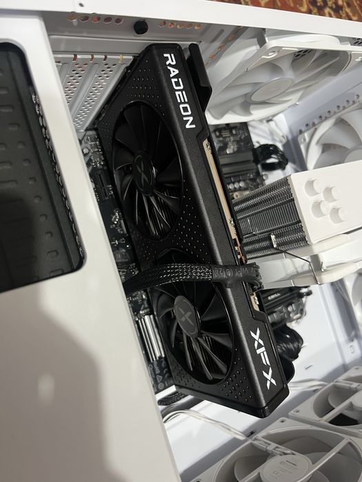 AMD Radeon RX 6600 — отличное состояние