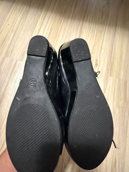 Обувки черен лак