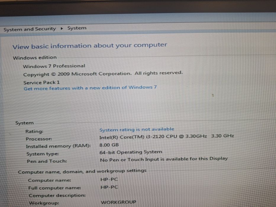 Офис компютър с монитор