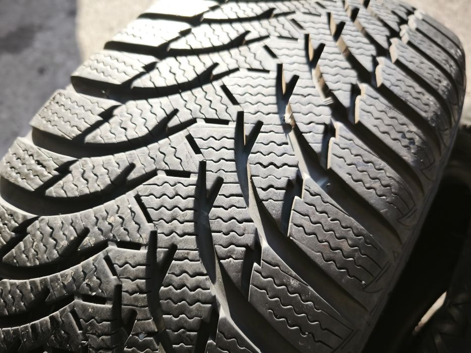 225/60/17" 4бр Kumho winter craft, dot3820,7mm