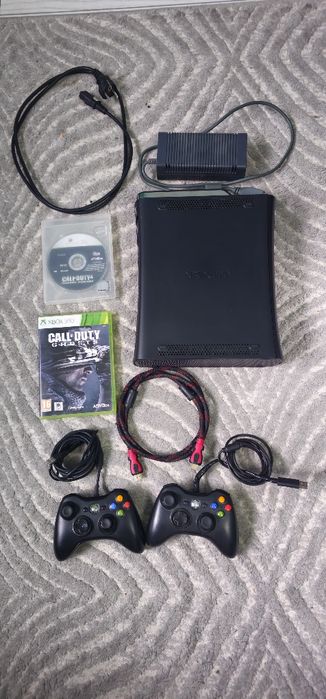 Xbox 360 modat cu 2 manete