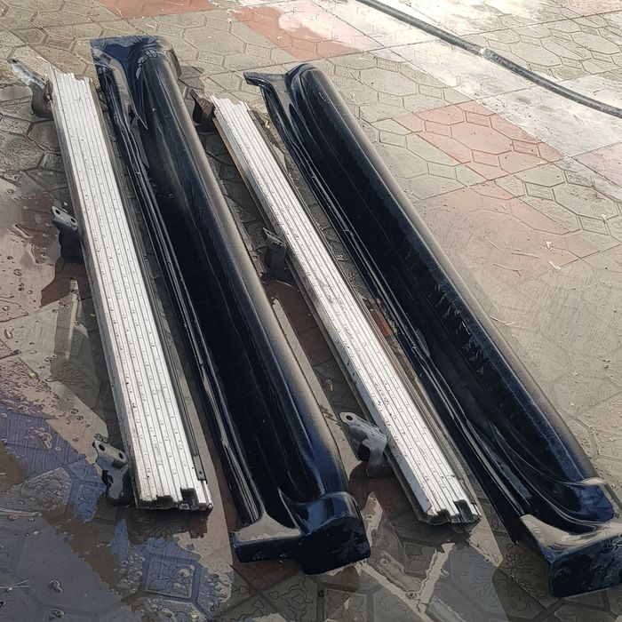 Продам пороги от Ланкрузер 200