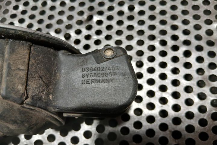 Usita rezervor 6Y6809857 6Y6809857 Skoda Fabia 6Y