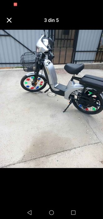 Scuter electric . YADAEA