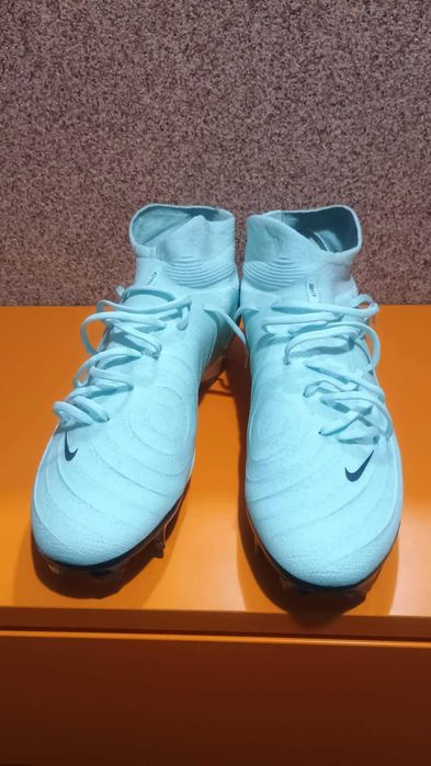 ЧИСТО НОВИ Футболни обувки Nike Phantom Luna II Pro FG размер 44.5