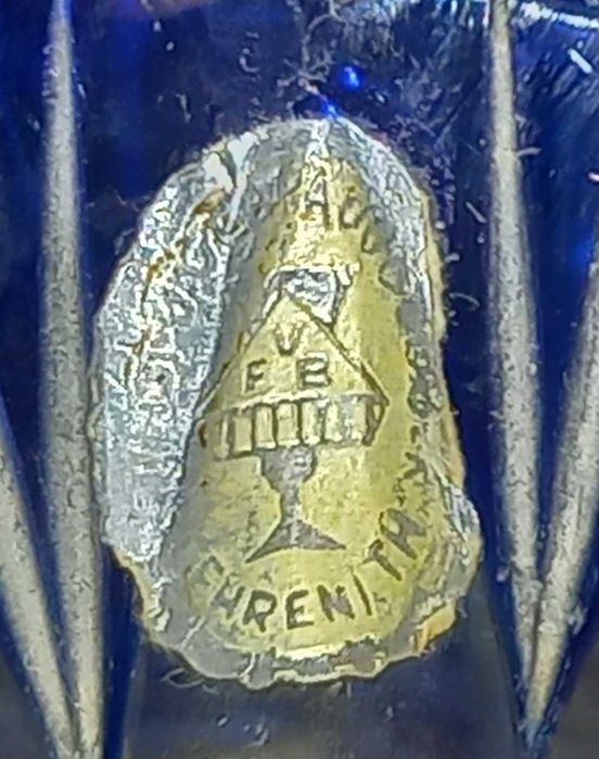 Продам хрустальную вазу - конфетницу "Ладья"