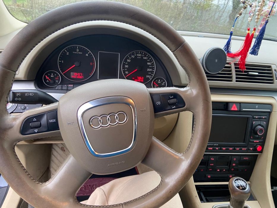 Vand Audii A4 b7 anul 2007