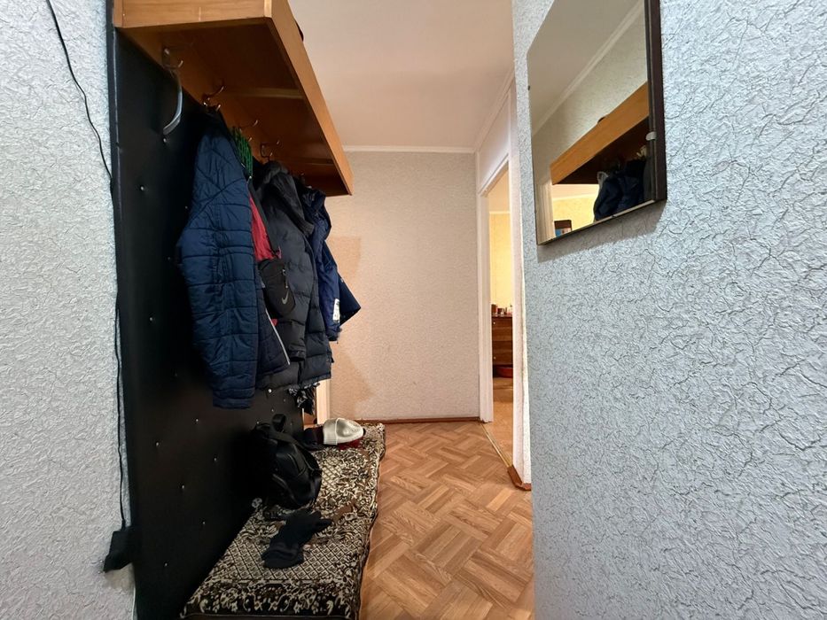 2х комнатная 9 мкрн, 1/5, 1983г, 49.6м2