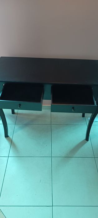 Конзолна масичка