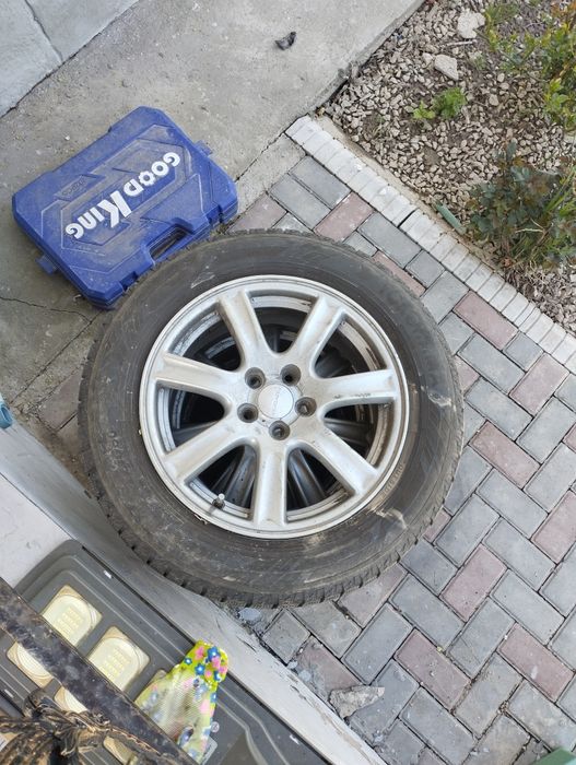 Продаю комплект дисков с шинами