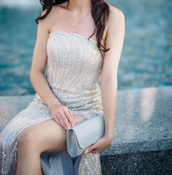 Продавам бална рокля Amalia Silver на модната къща Caviar Couture