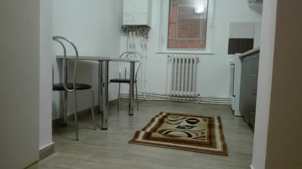 De închiriat apartament cu două camere