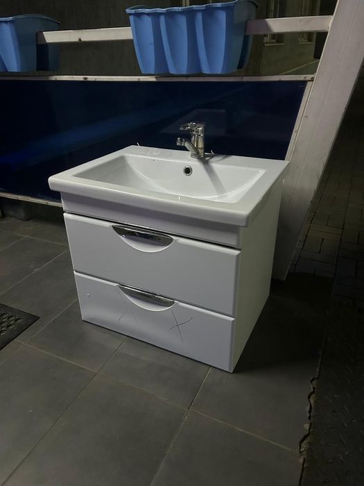 Тумбочка с раковиной