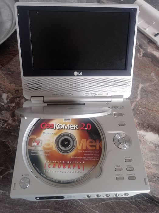 Портативный DVD/CD PLAYER