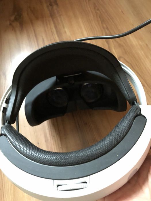 PlayStation 4 Pro 1tb с VR и камера, контролери и игри