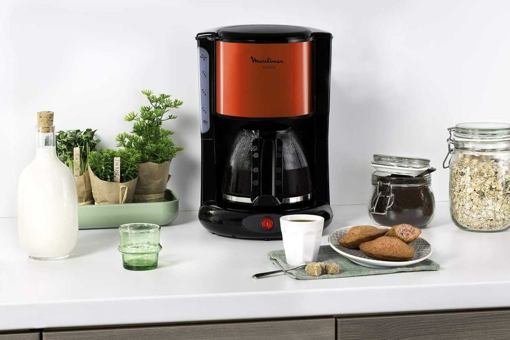 Moulinex Subito FG360D филтърна кафе машина, стъклена кана, 10-15 чаши, капацитет 1.25 л, функция за автоматично изключване,  неръждаема стомана