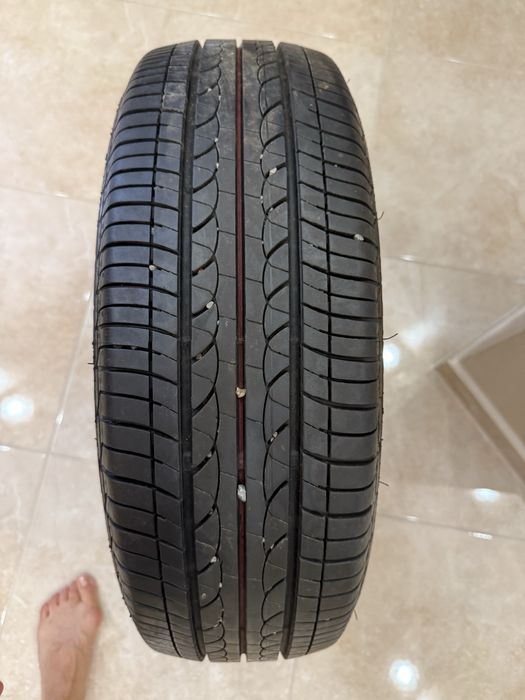 Гуми за лек автомобил