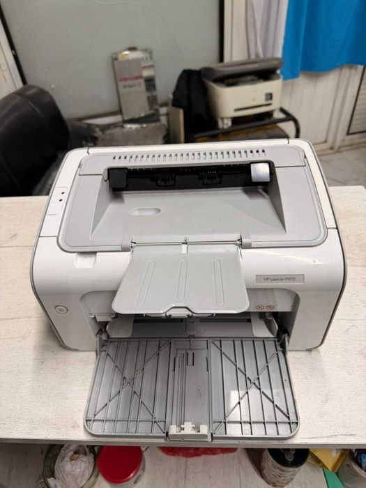 принтер HP P1102 в отличном состояние