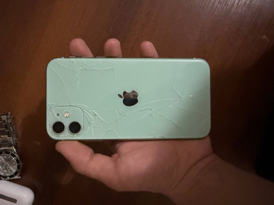 iPhone 11 бирюзовый, 100% аккумулятор, коробка в комплекте