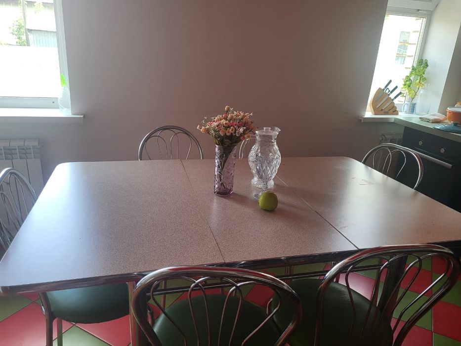 Продам стол для кухни