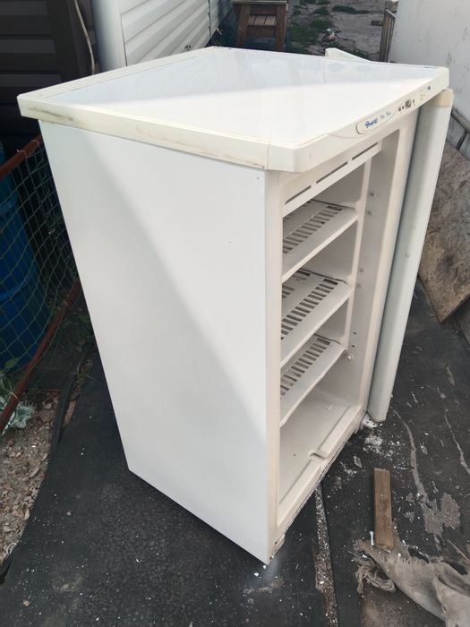 Продам морозилку