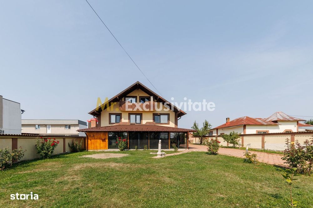 Proprietate cu 2 case si curte in Oarja, AG