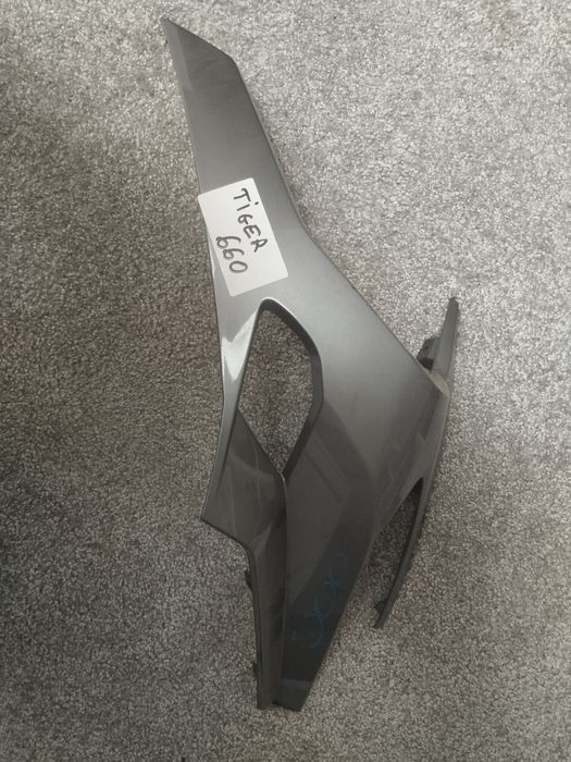 Carena fata dreapta pentru Triumph Tiger 660 model 2022