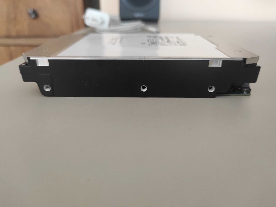 Твърд диск - Toshiba MG09ACA18TE / 18 TB / SATA