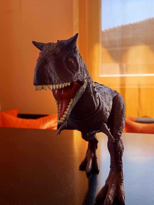 Carnotaurus Jurassic World Toy