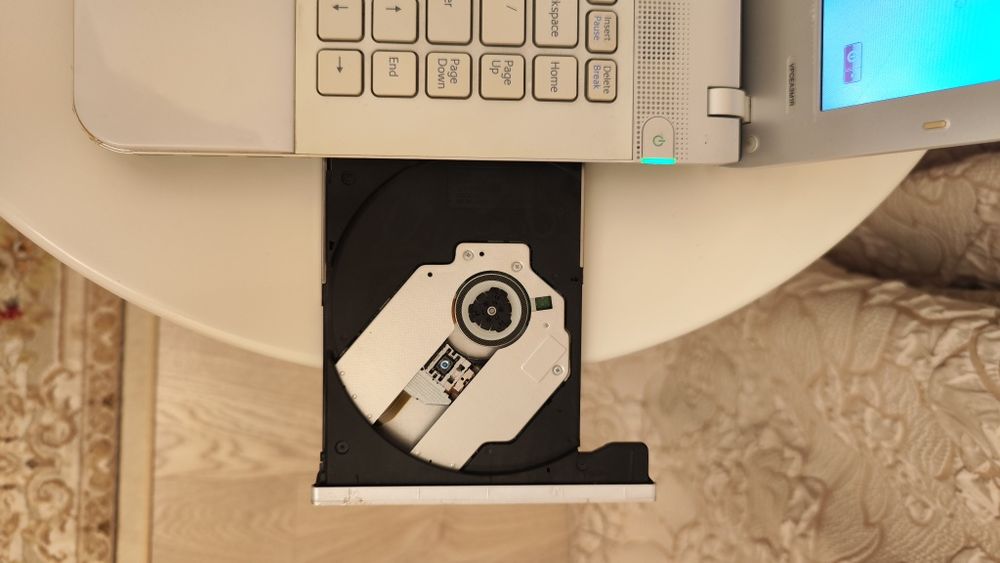 Sony VPCEA3M1R ноутбук