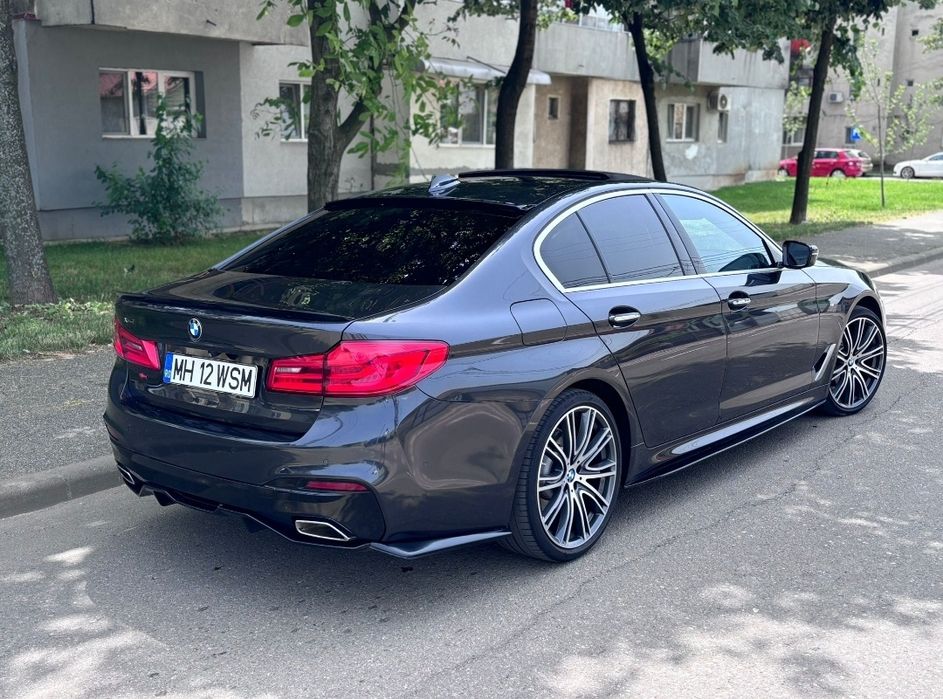 Extensii / coltare coltar lip bara spate BMW Seria 5 G30 negru lucios