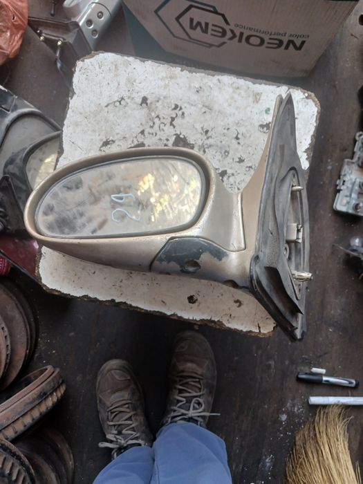 Зеркало KIA  RIO 2000г левое электро