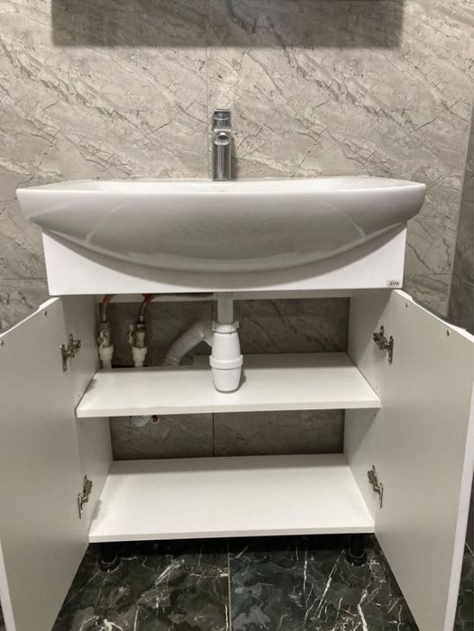 Продам срочно раковину с зеркалом