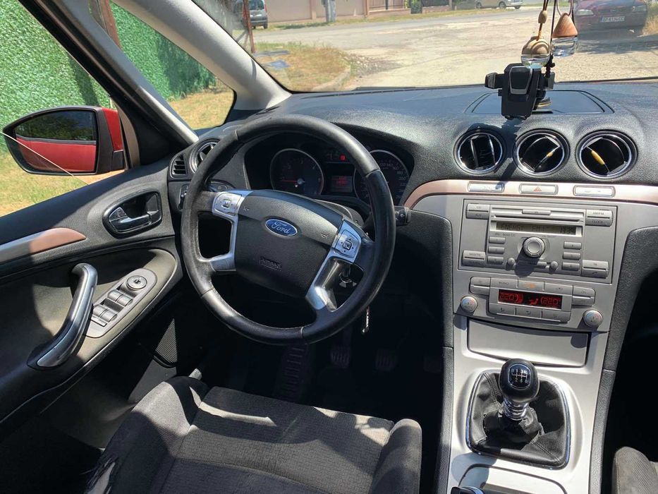 Продавам Ford S max