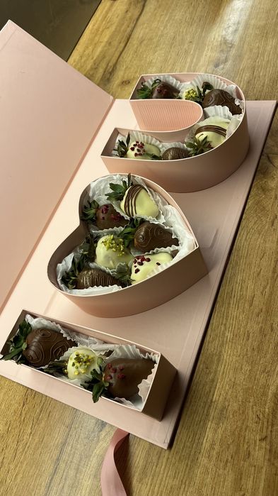 Клубника в шоколаде. Подарки. Есть каспий ред