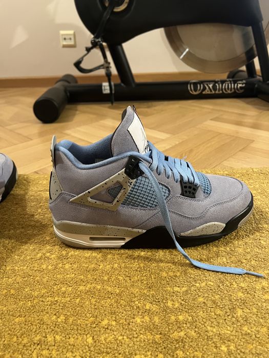 Air Jordan 4 Retro University Blue