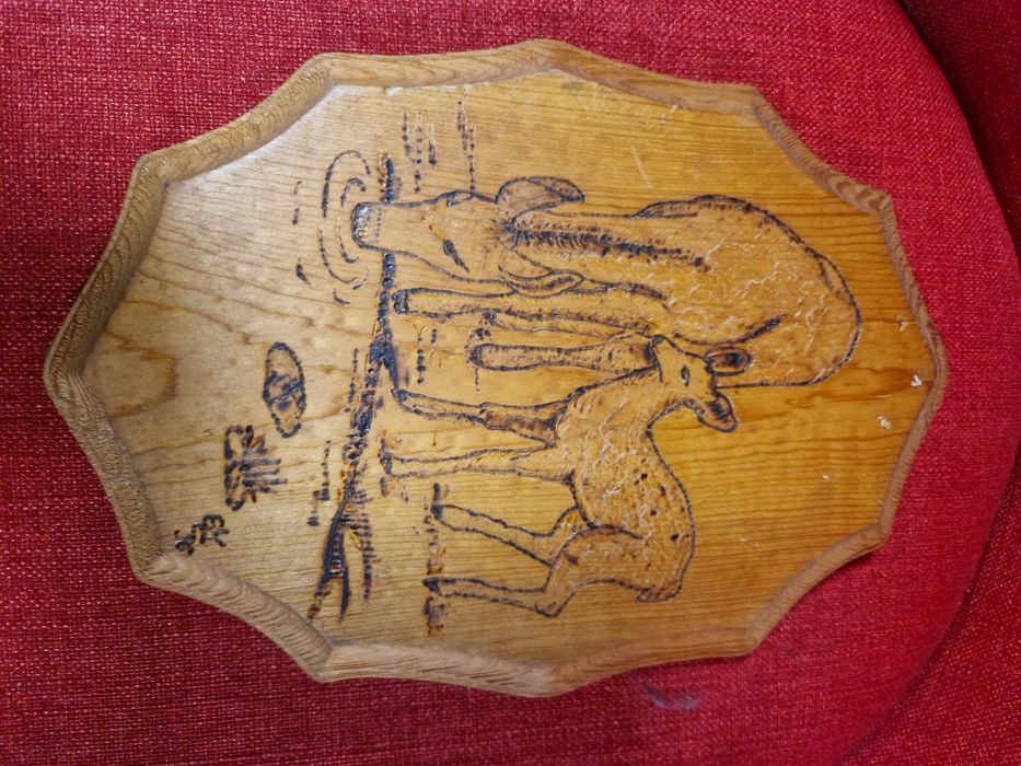 Сувенири и картини дърво