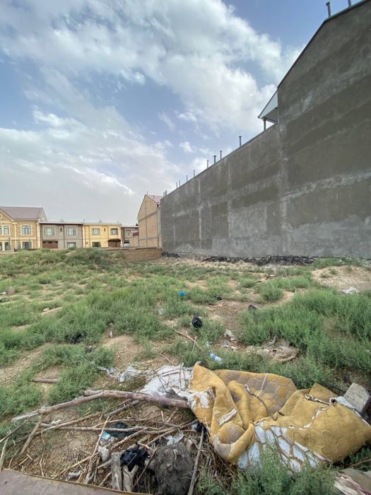 Toshkent viloyati ZangiOta. Tumanida  Tokzor(Kamchatka)mahallada  yer