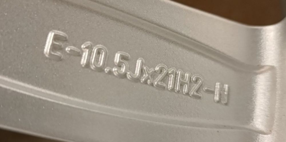 Оригинални джанти с гуми летни 21 цола за Audi Rs6 Rs7 дот 2023 Нови!