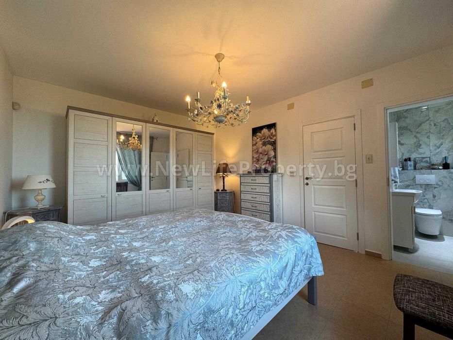 Двуетажен таунхаус в с. Кошарица, обл. Бургас