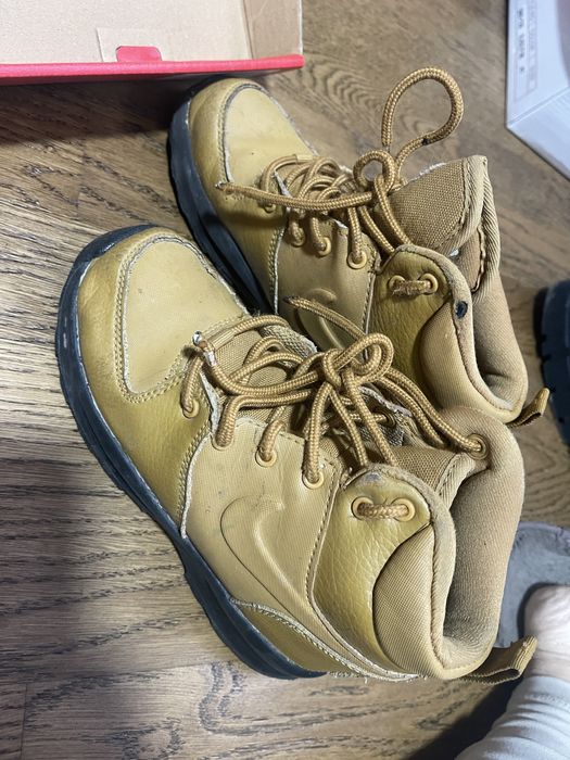 Vand incaltaminte baietel.