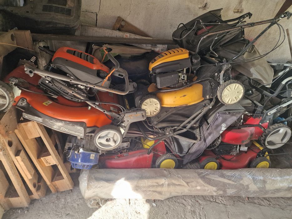 Masina de tuns iarba gazon