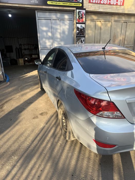 Hyundai Accent 2012 yill ishlab chiqarilgan