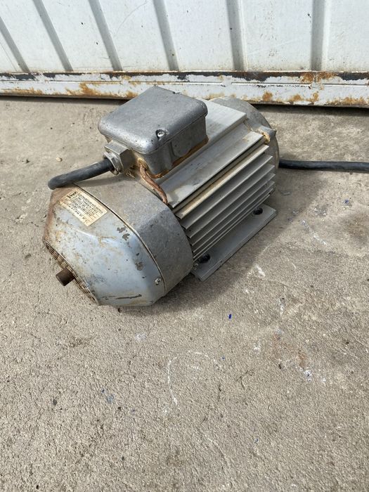 Motor electric trifazat 2,2kw -2800 turatii