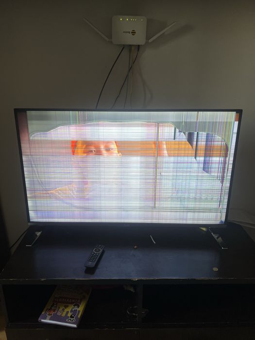 Продам Телевизор на запчасти. Срочно.