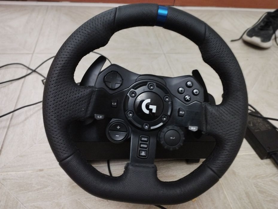 Игровой руль Logitech G923